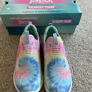 Girls Size 1 Sketchers Groovin Vibes Slip Ons- Tie Dye color